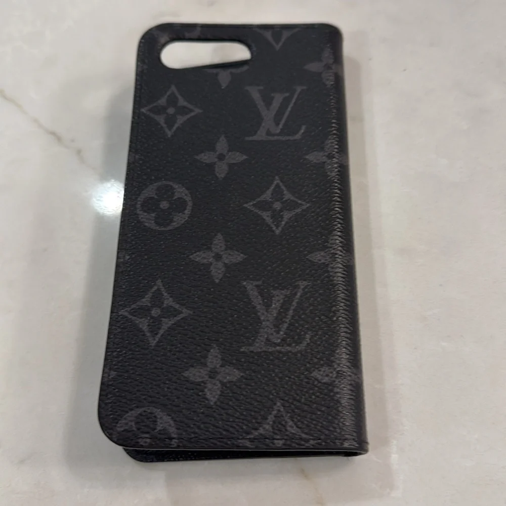 Authentic Louis Vuitton Monogram phone Folio Case